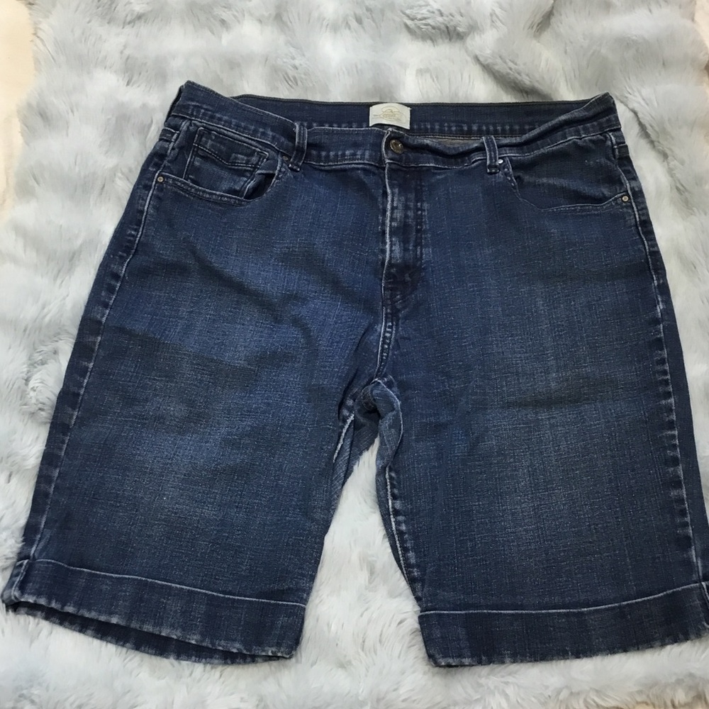 Levi’s Brand Indigo Blue women’s Denim Shorts